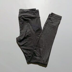 Elastic waist leggings with pockets